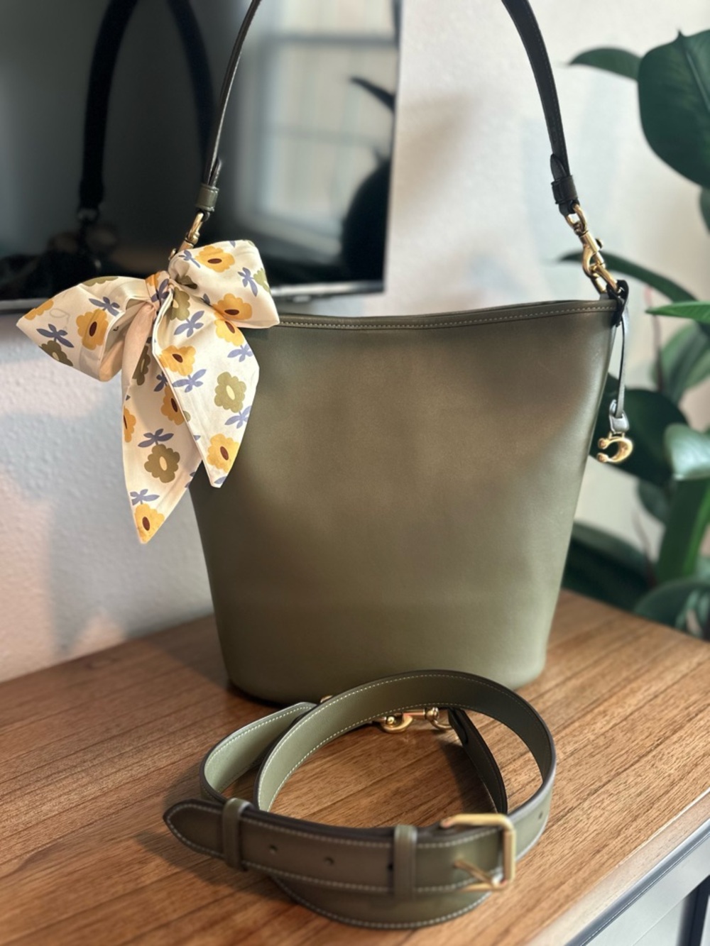 NWT - Coach Army Green Dakota Bucket Bag - Picture 5 of 13